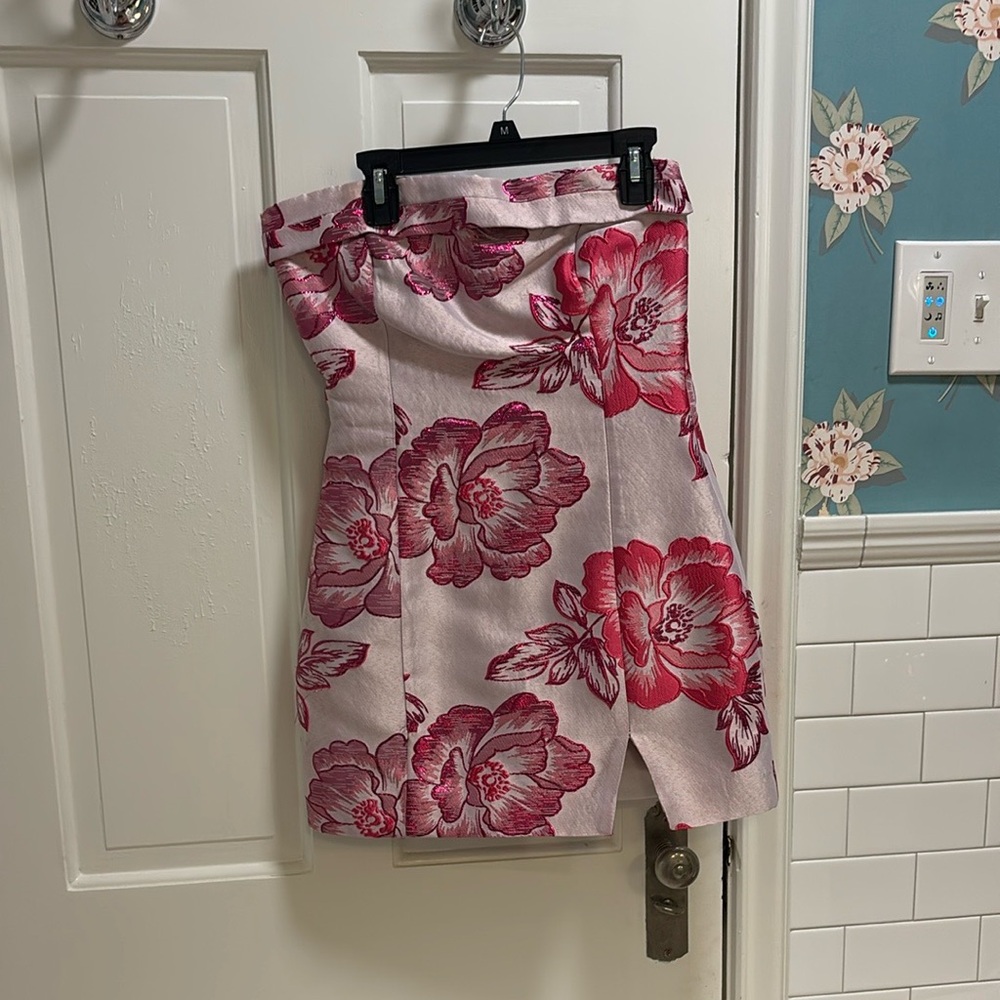Hello Molly Floral Strapless Pink Dress - Picture 3 of 4